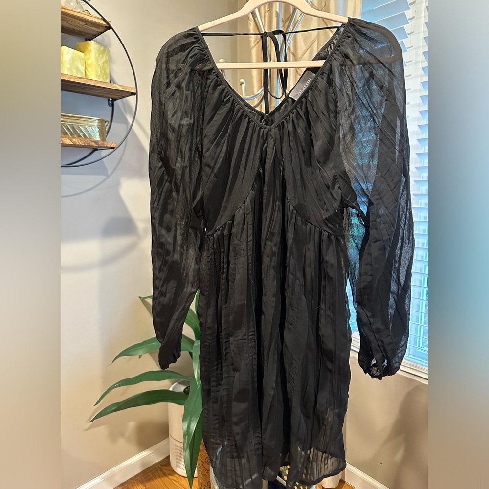Black Long Sleeve Pleated Mini Dress